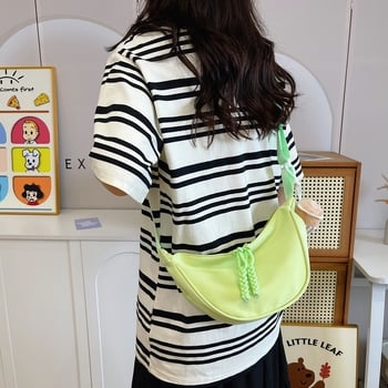 Crossbody Dumpling taška, nylon, horizontálny štvorec tvar, zips otvorenie, vnútorné vrecká so skrytým zipsom a vreckom na telefón