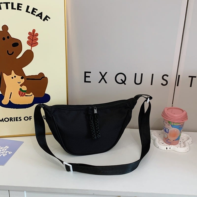 Crossbody Dumpling taška, nylon, horizontálny štvorec tvar, zips otvorenie, vnútorné vrecká so skrytým zipsom a vreckom na telefón