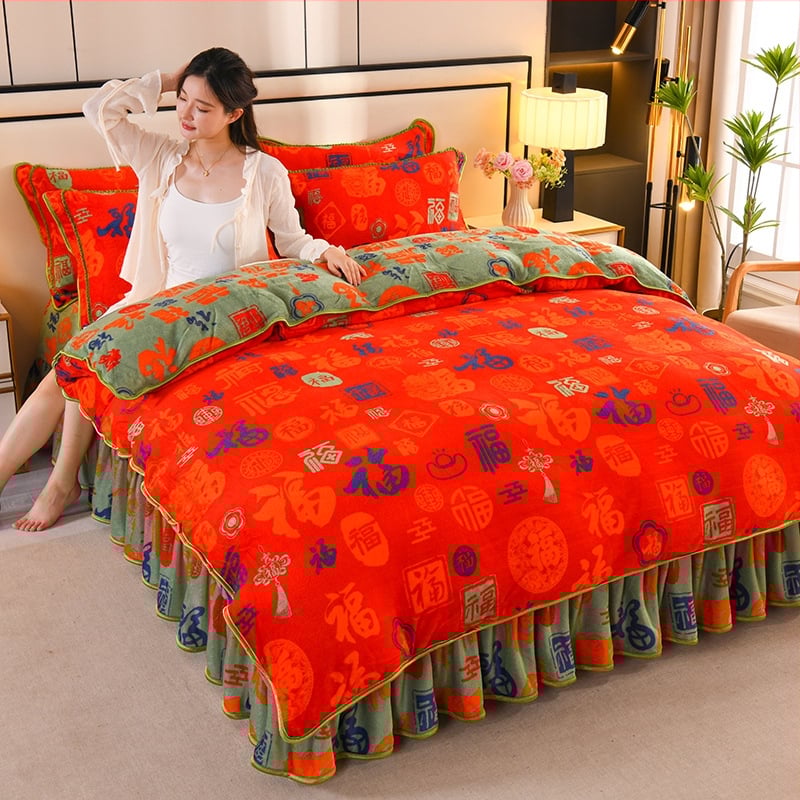 Set de patru piese din velur de lapte, față dublă, velur coral, îngroșat; imprimare și vopsire reactive; modele: dungi, uni, desene animate, plante și flori; greutate 2000–2500 g