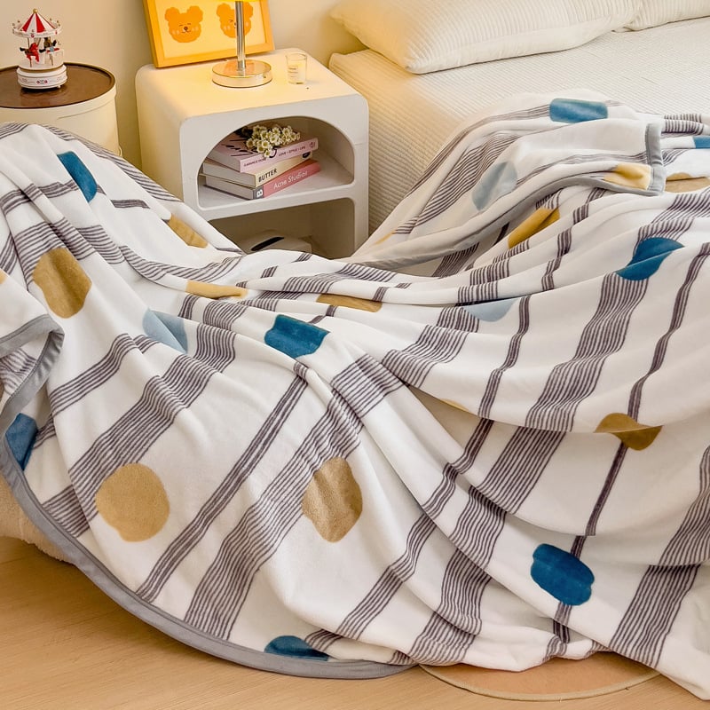 Pătură cu model plante și flori; 100% poliester; greutate 500 g; primăvară și toamnă