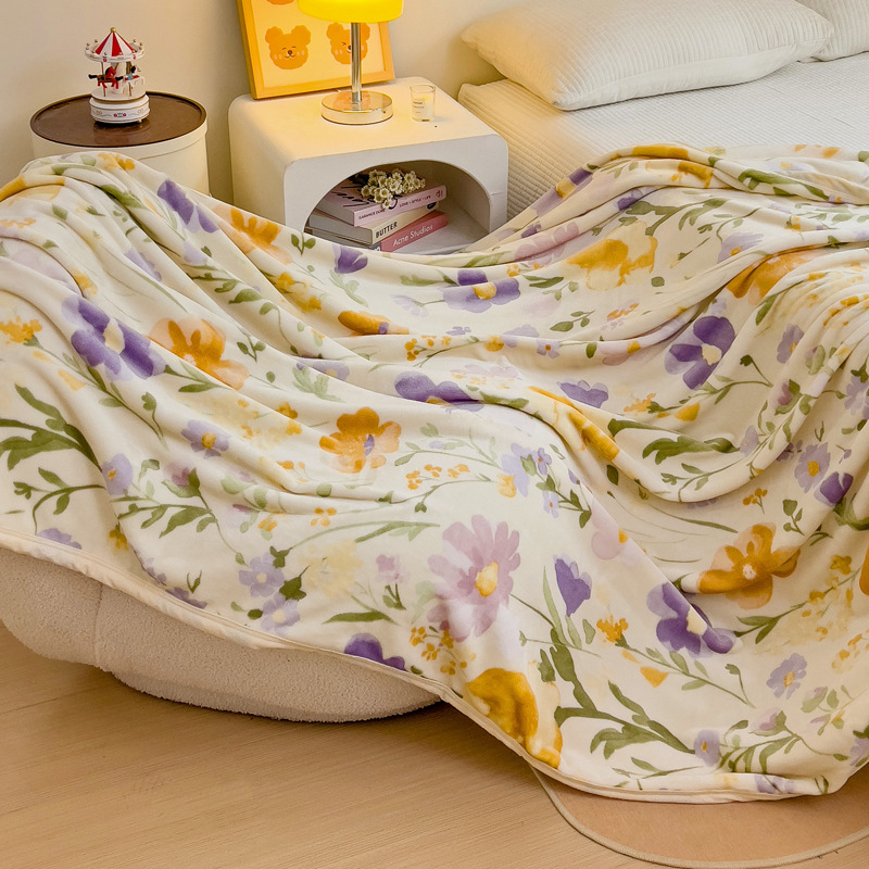 Pătură cu model plante și flori; 100% poliester; greutate 500 g; primăvară și toamnă
