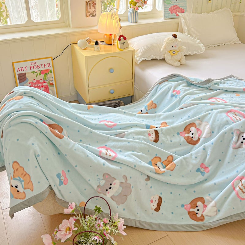 Pătură cu model plante și flori; 100% poliester; greutate 500 g; primăvară și toamnă