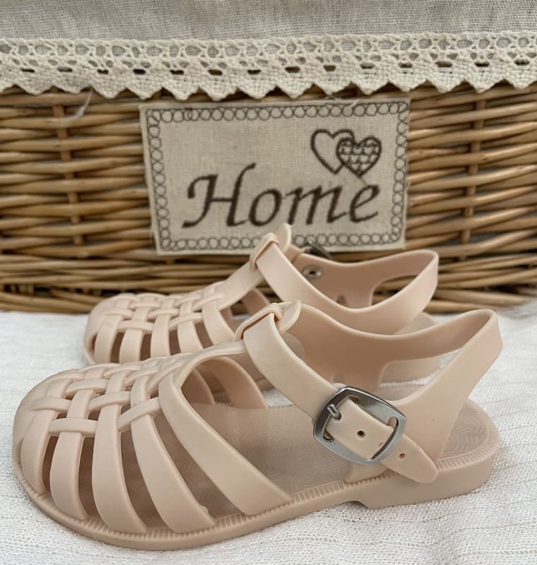 Gyerekeknek készült koreai stílusú zselé szandál, zárt ujjal, csattos zárás, PVC felső és talp, lélegző