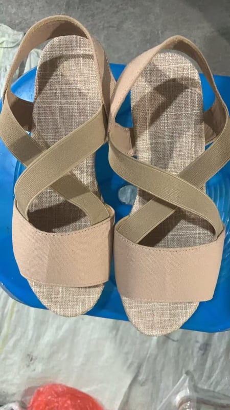 Sandale romane pentru femei, vârf în formă de gură de pește, partea superioară din plasă, talpă din cauciuc, toc înclinant 3–5 cm, curea elastică