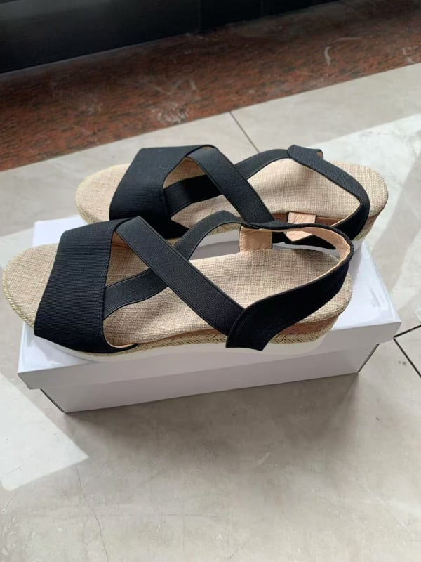 Sandale romane pentru femei, vârf în formă de gură de pește, partea superioară din plasă, talpă din cauciuc, toc înclinant 3–5 cm, curea elastică