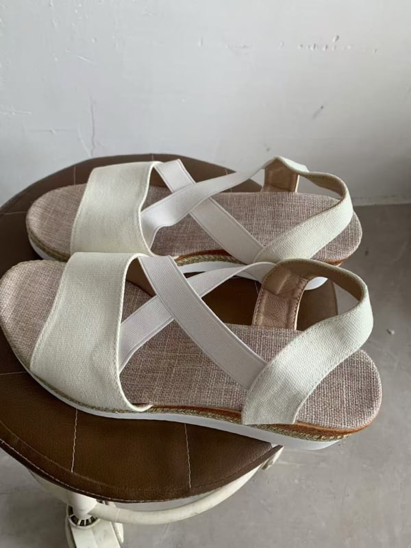 Sandale romane pentru femei, vârf în formă de gură de pește, partea superioară din plasă, talpă din cauciuc, toc înclinant 3–5 cm, curea elastică