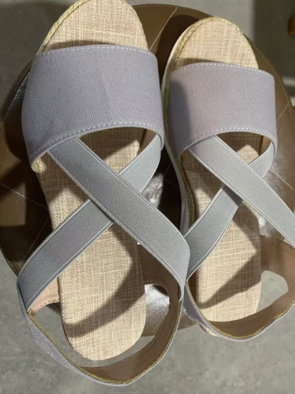 Sandale romane pentru femei, vârf în formă de gură de pește, partea superioară din plasă, talpă din cauciuc, toc înclinant 3–5 cm, curea elastică