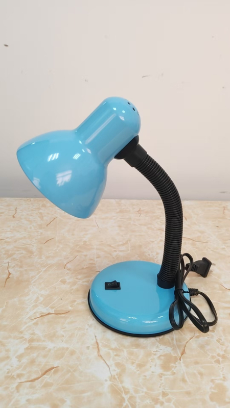 Φωτιστικό γραφείου με προστασία ματιών и θήκη για στυλό (CRI ≥95; μεταλλικό σκιάδιο; ευφυής έλεγχος; 220V; κουμπί διακόπτης)