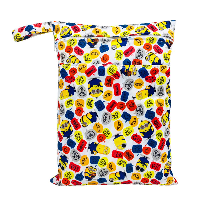 Beidi Bird pelenkatáska, vízálló, dupla cipzárral, nedves–száraz elválasztás, méret 30×40 cm, modell 5965295