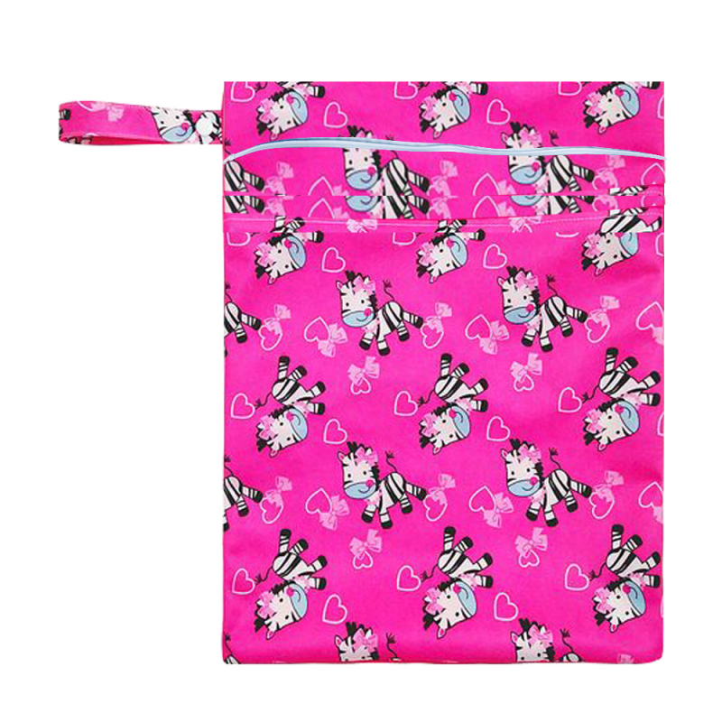 Beidi Bird pelenkatáska, vízálló, dupla cipzárral, nedves–száraz elválasztás, méret 30×40 cm, modell 5965295