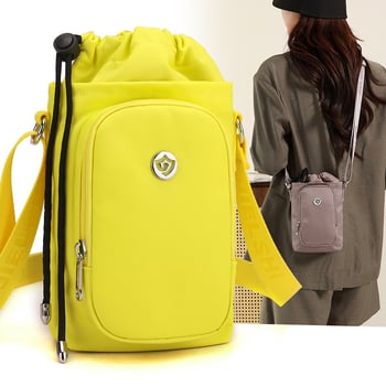 Μικρή τετράγωνη crossbody τσάντα (Νάιλον, Κλείσιμο με κορδόνι, Κατακόρυφος τετράγωνος σχήματος, Εσωτερική θήκη για κινητό, Με μία λουρί) – Άνοιξη 2025