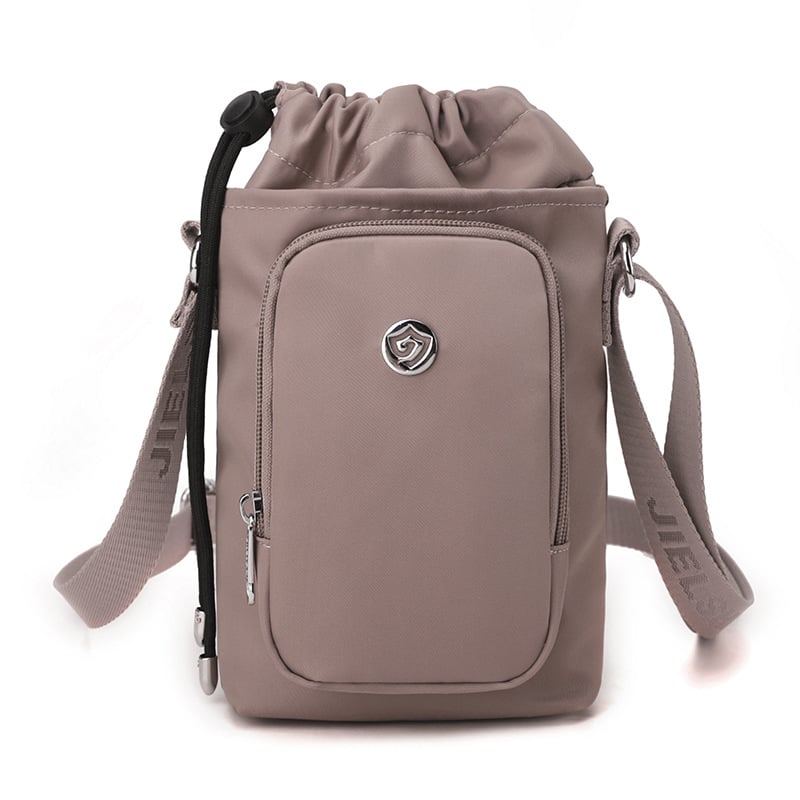 Μικρή τετράγωνη crossbody τσάντα (Νάιλον, Κλείσιμο με κορδόνι, Κατακόρυφος τετράγωνος σχήματος, Εσωτερική θήκη για κινητό, Με μία λουρί) – Άνοιξη 2025