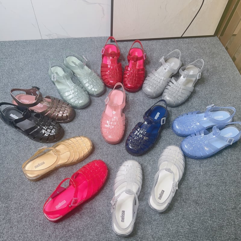 Γυναικείες ρωμαϊκές σανδάλια, PVC κατασκευή, σόλα με έγχυση, στρογγισμένος δάχτυλος, χαμηλό προφίλ, επίπεδη φτέρνα