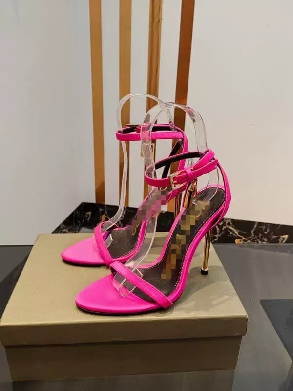 Υψηλά γόβες με μυτερή μύτη, επάνω μέρος από μοσχαρίσιο δέρμα, λεπτό τακούνι πάνω από 8 εκ, σόλα από γνήσιο δέρμα