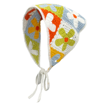 Édes fonott virágos hajgumi kockás mintával, háromszög sál-stílus, 2025 tavasza