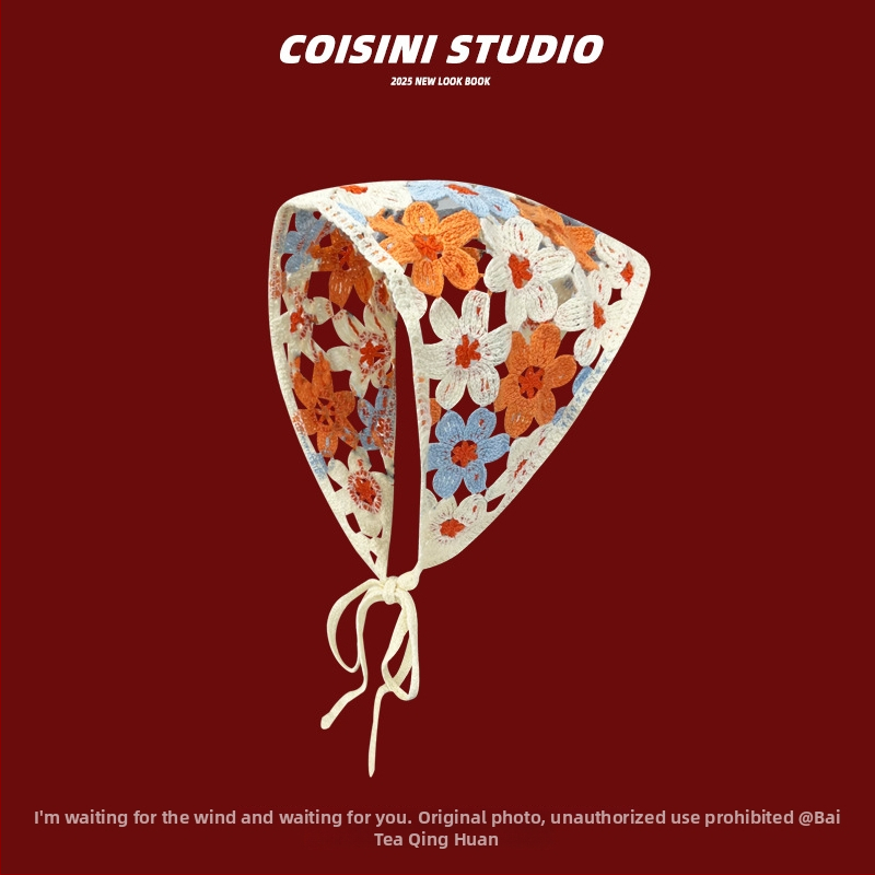 Édes fonott virágos hajgumi kockás mintával, háromszög sál-stílus, 2025 tavasza