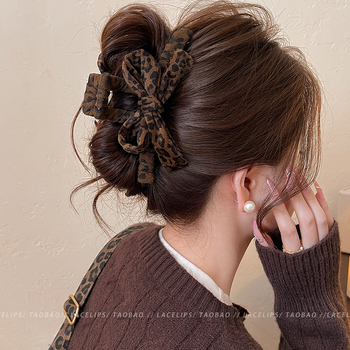 Леопардов принт клип за коса с панделка и форма на акула, ръчна изработка, кадифена и сатенена материя