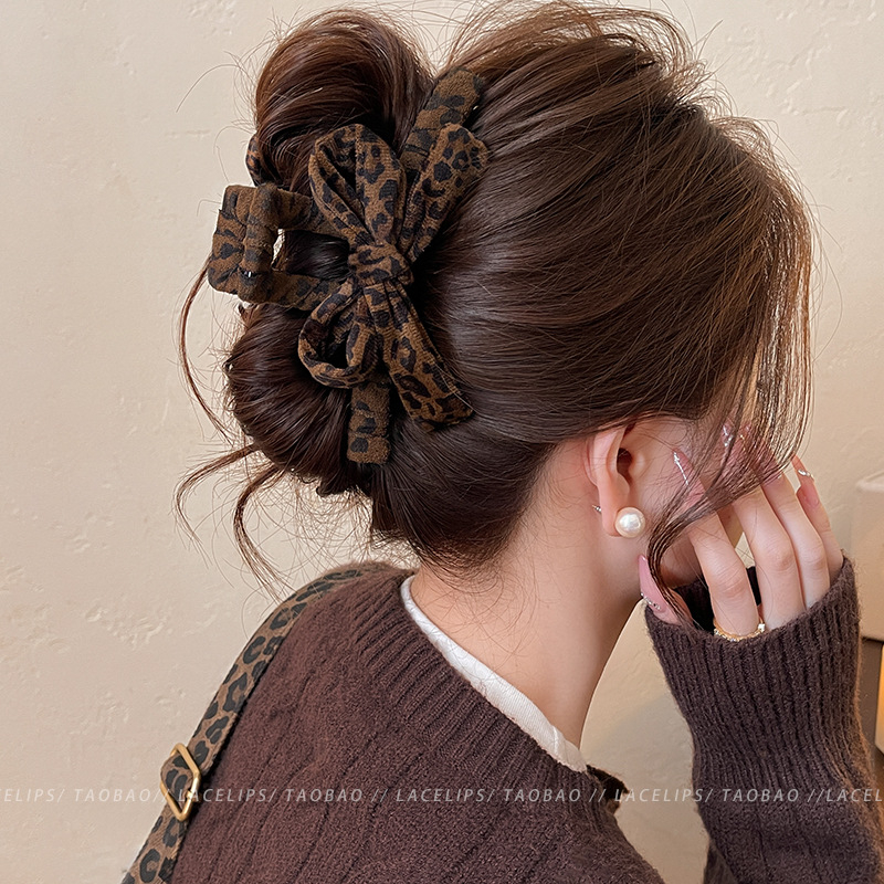 Леопардов принт клип за коса с панделка и форма на акула, ръчна изработка, кадифена и сатенена материя