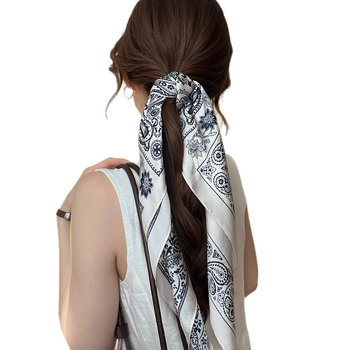 Μεταξωτό τετράγωνο φουλάρι με καρό μοτίβο και ανθώδες σχέδιο – γυναικείο αξεσουάρ κεφαλής, έμπνευση κορεαϊκού/ιαπωνικού στυλ