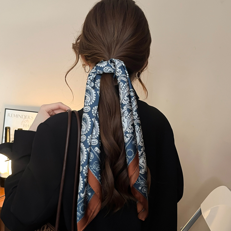 Μεταξωτό τετράγωνο φουλάρι με καρό μοτίβο και ανθώδες σχέδιο – γυναικείο αξεσουάρ κεφαλής, έμπνευση κορεαϊκού/ιαπωνικού στυλ