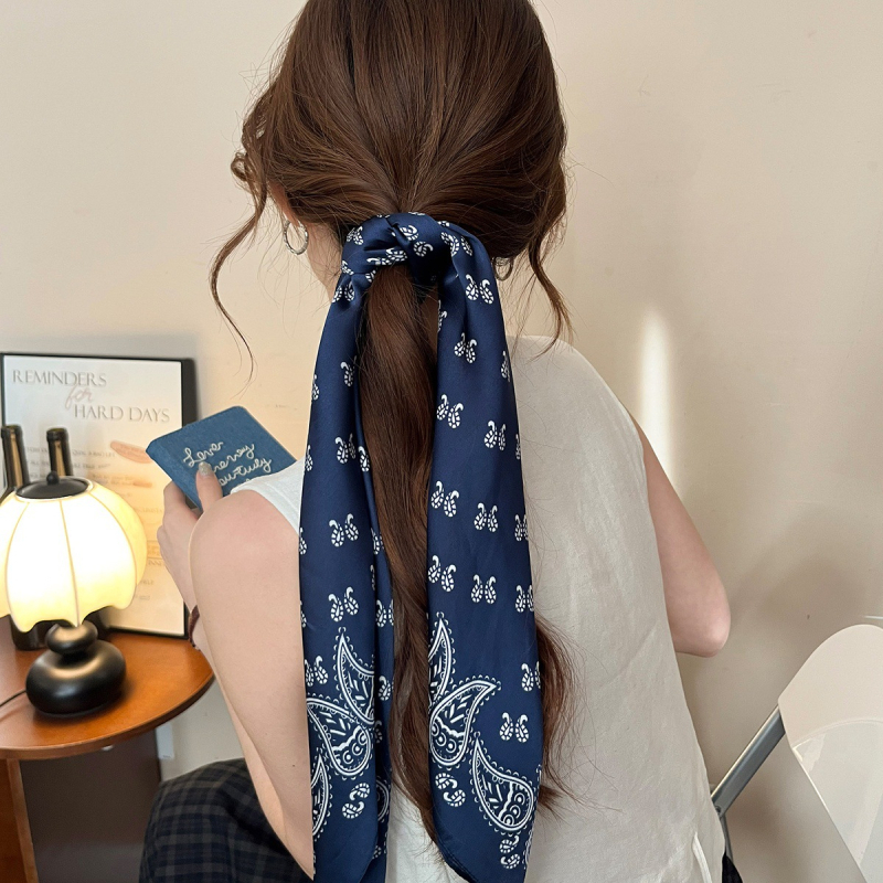 Μεταξωτό τετράγωνο φουλάρι με καρό μοτίβο και ανθώδες σχέδιο – γυναικείο αξεσουάρ κεφαλής, έμπνευση κορεαϊκού/ιαπωνικού στυλ