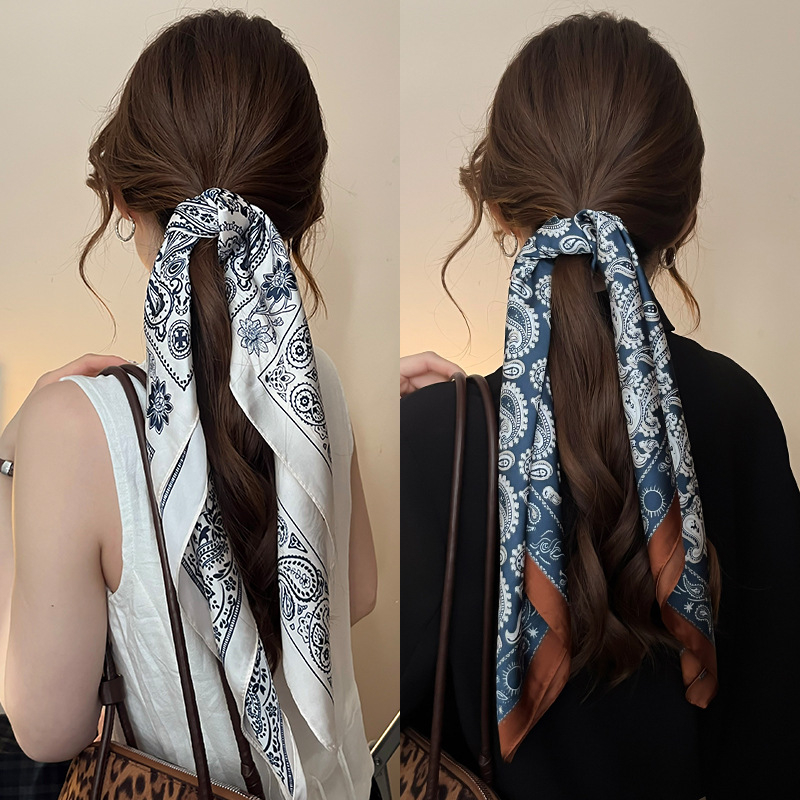 Μεταξωτό τετράγωνο φουλάρι με καρό μοτίβο και ανθώδες σχέδιο – γυναικείο αξεσουάρ κεφαλής, έμπνευση κορεαϊκού/ιαπωνικού στυλ