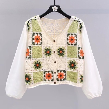 Βαμβακερή ζακέτα με κεντημένο φλοραλ μοτίβο, V-λαιμό, μανίκια φανάκι, σύντομο μήκος