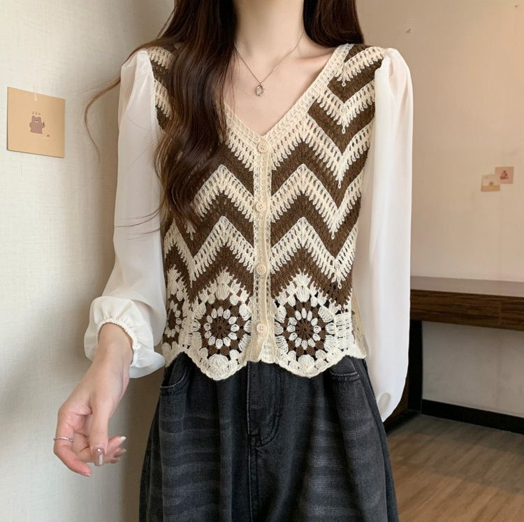 Βαμβακερή ζακέτα με κεντημένο φλοραλ μοτίβο, V-λαιμό, μανίκια φανάκι, σύντομο μήκος