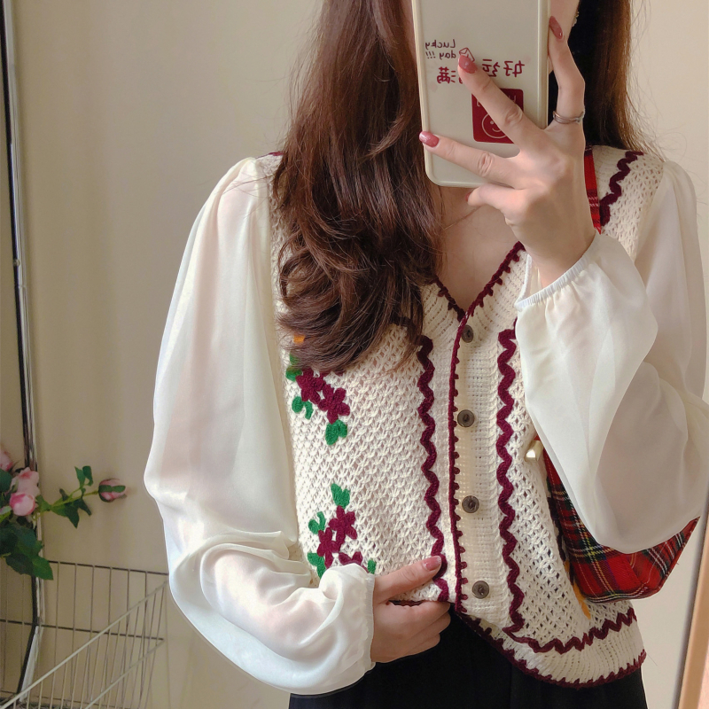 Βαμβακερή ζακέτα με κεντημένο φλοραλ μοτίβο, V-λαιμό, μανίκια φανάκι, σύντομο μήκος