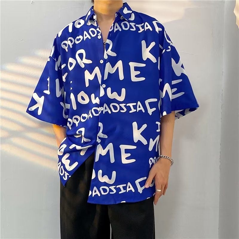 Cămașă cu imprimeu floral, guler pătrat, mâneci scurte, croială lejeră, poliester.