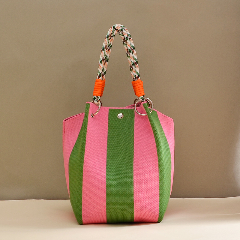 Πλεκτή τσάντα κουβά με μαγνητικό κούμπωμα, χωρίς επένδυση, ανοιχτή τσέπη