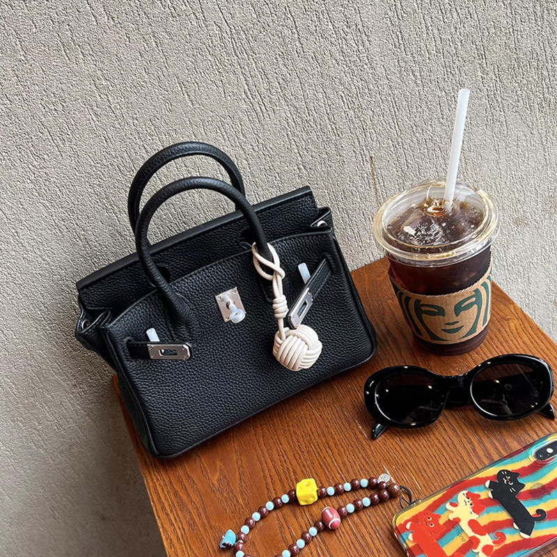 Τσάντα ώμου πλατινένιο δέρμα, σε στυλ δρόμου, δέρμα πρώτης στρώσης βοοειδών, οριζόντια τετράγωνη μορφή, θήκη με φερμουάρ