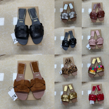 Sandale cu bretele încrucișate, partea superioară din fibră super, căptușeală din fibră super, talpă din cauciuc, grosime talpă 0–3 cm, talpă plată