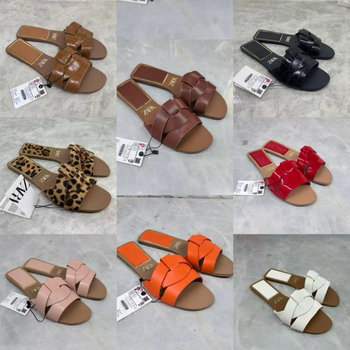 Sandale cu bretele încrucișate, partea superioară din fibră super, căptușeală din fibră super, talpă din cauciuc, grosime talpă 0–3 cm, talpă plată