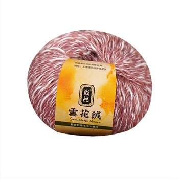 Прежда за тъкане – Смесена, снежно кадифена вълна, фино усукана, групова нишка