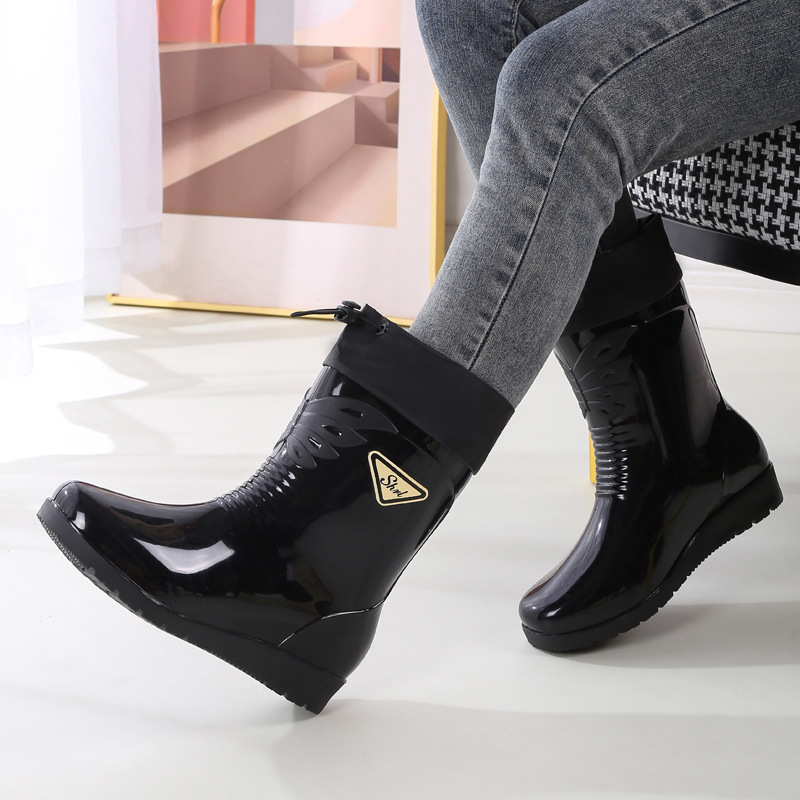 Γυναικείες PVC γαλότσες, με αντιολισθητική σόλα, αδιάβροχες, χαμηλό τακούνι 1–3 εκ., τεσσάρων εποχών, ελαφριές και παχυνμένες