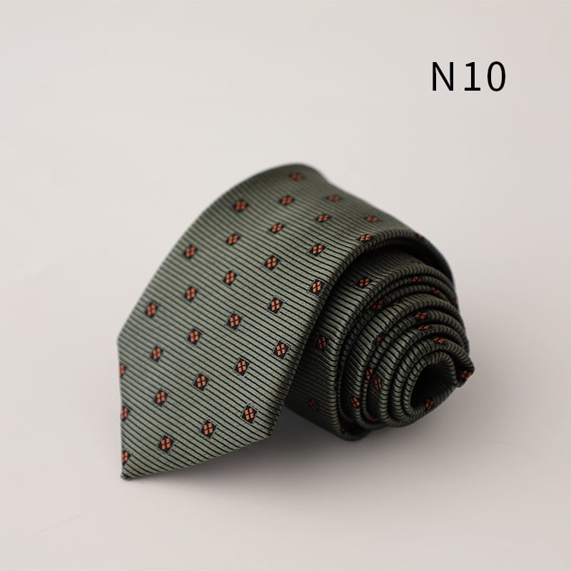 Γραβάτα από πολυεστέρα με ζακάρτ ρίγες; ύφανση ζακάρντ; επένδυση πολυεστέρα; στυλ επιχειρηματικό