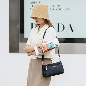 Τσάντα crossbody μίνι από PU δέρμα, οριζόντιου τετράγωνου σχήματος, φερμουάρ ανοίγματος, εσωτερική θήκη για κινητό και λαμιναρισμένη θήκη με φερμουάρ, μία ιμάντας, βαμβατένια επένδυση, αστικός μινιμαλισμός