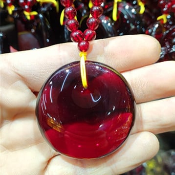 Colier cu design geometric, Material plastic/rezină, Lanț cu bile, Greutate 40 g