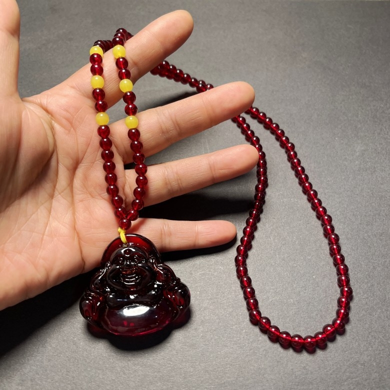 Colier cu design geometric, Material plastic/rezină, Lanț cu bile, Greutate 40 g