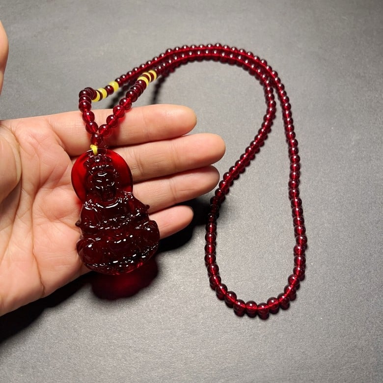 Colier cu design geometric, Material plastic/rezină, Lanț cu bile, Greutate 40 g