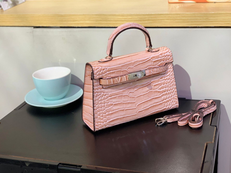 Τσάντα PU σε στυλ Kelly με καπάκι, επένδυση συνθετικό δέρμα, εσωτερικές θήκες για τηλέφωνο και έγγραφα