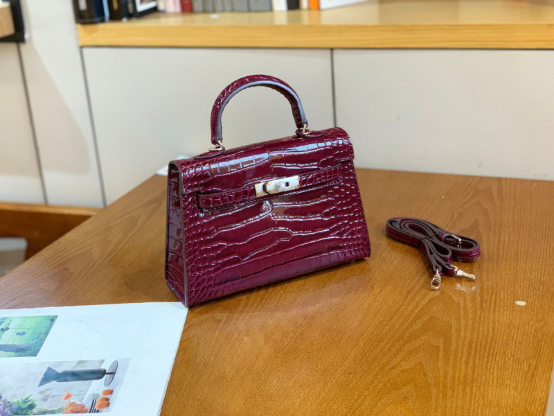 Τσάντα PU σε στυλ Kelly με καπάκι, επένδυση συνθετικό δέρμα, εσωτερικές θήκες για τηλέφωνο και έγγραφα