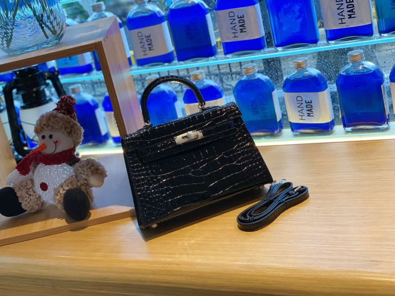 Τσάντα PU σε στυλ Kelly με καπάκι, επένδυση συνθετικό δέρμα, εσωτερικές θήκες για τηλέφωνο και έγγραφα