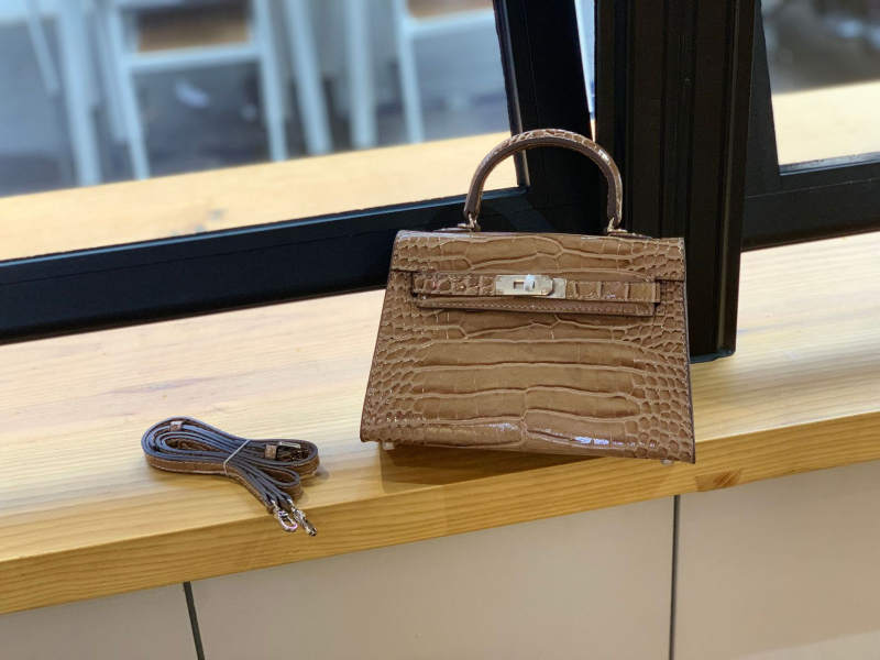 Τσάντα PU σε στυλ Kelly με καπάκι, επένδυση συνθετικό δέρμα, εσωτερικές θήκες για τηλέφωνο και έγγραφα