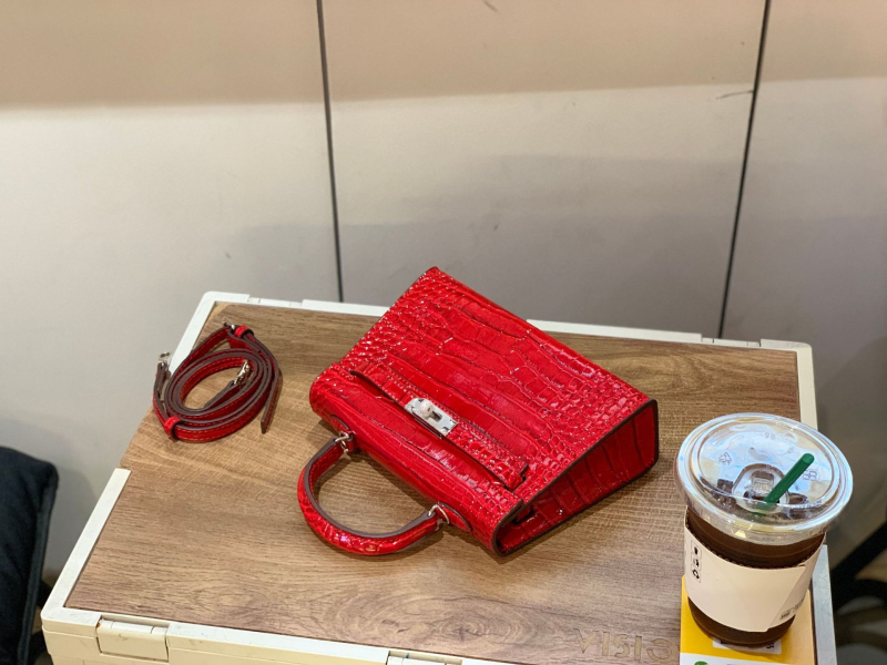 Τσάντα PU σε στυλ Kelly με καπάκι, επένδυση συνθετικό δέρμα, εσωτερικές θήκες για τηλέφωνο και έγγραφα