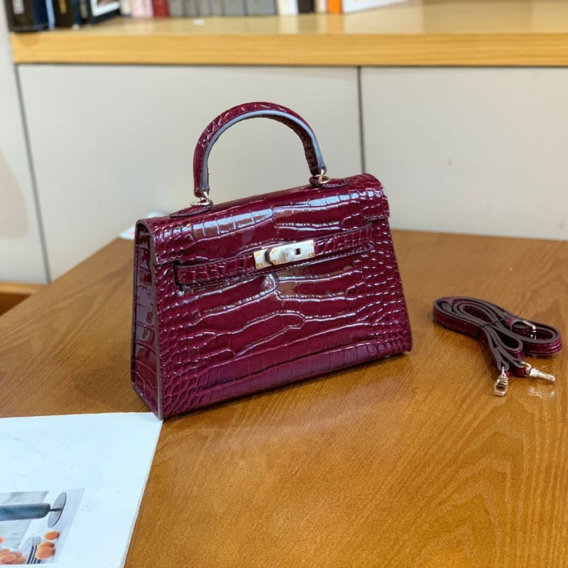 Τσάντα PU σε στυλ Kelly με καπάκι, επένδυση συνθετικό δέρμα, εσωτερικές θήκες για τηλέφωνο και έγγραφα