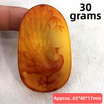 Μενταγιόν από κεχριμπάρι, γλυπτό, συνθετικό κεχριμπάρι, μοντέρνος μινιμαλισμός, διαύγεια VVS