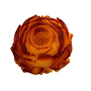 Μενταγιόν από κεχριμπάρι, γλυπτό, συνθετικό κεχριμπάρι, μοντέρνος μινιμαλισμός, διαύγεια VVS