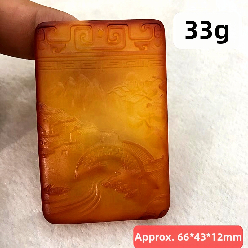 Μενταγιόν από κεχριμπάρι, γλυπτό, συνθετικό κεχριμπάρι, μοντέρνος μινιμαλισμός, διαύγεια VVS